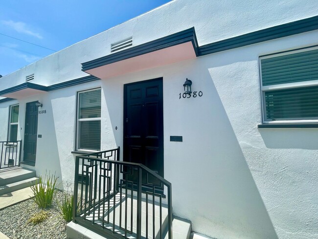 Foto del edificio - 10368-10384 1/2 Bellwood Ave