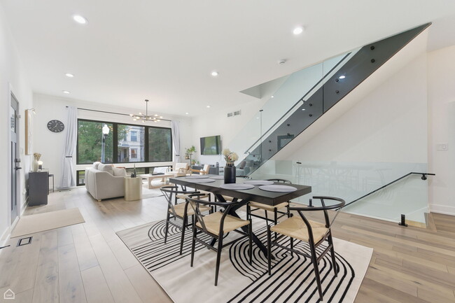 Building Photo - 4210 W 5th Ave