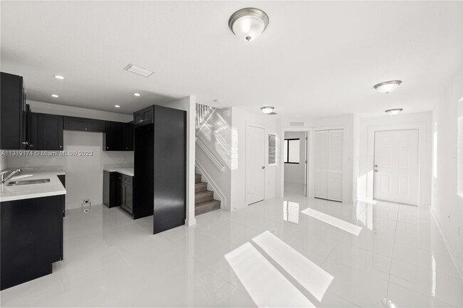 Foto del edificio - 2243 NW 50th St