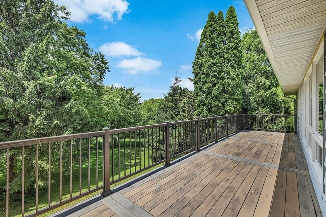 Foto del edificio - 2914 Maple Grove Dr
