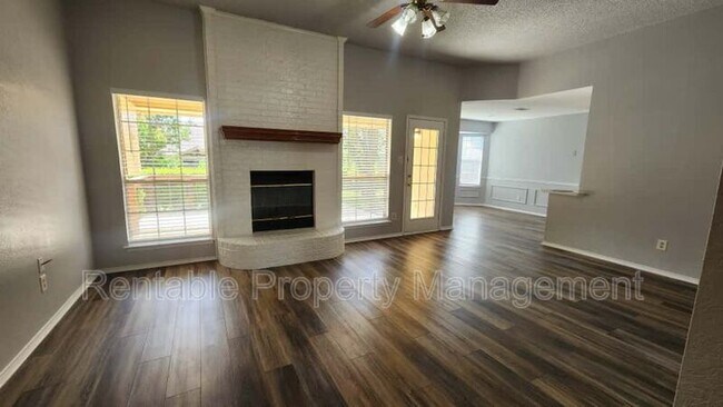Foto del edificio - 6717 Copperwood Ct