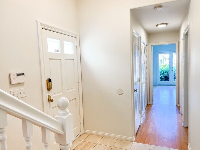 Building Photo - Beautiful 3 Bedroom Home in Redondo Beach