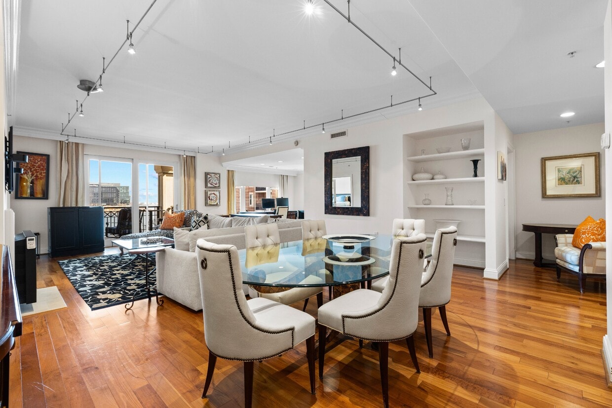 Photo - 801 Key Hwy (Baltimore, MD)