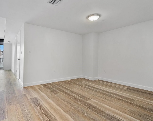 Building Photo - 50 Biscayne Blvd