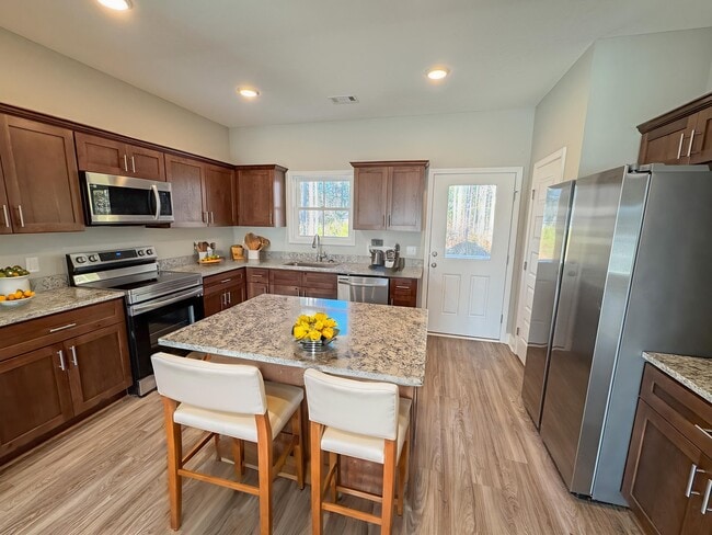 Building Photo - 5007 Cypress Lake Rd