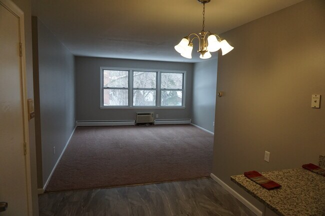 Building Photo - 1345 Idaho Ave S