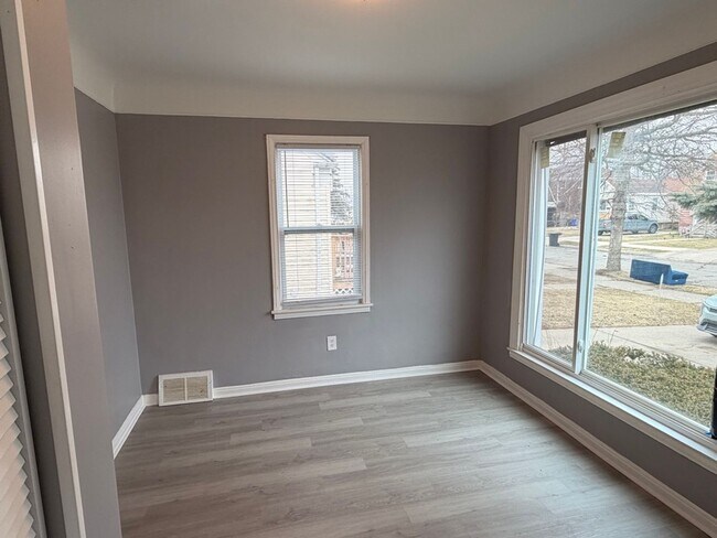 Foto del edificio - Modern rehabbed home ready for rent now!