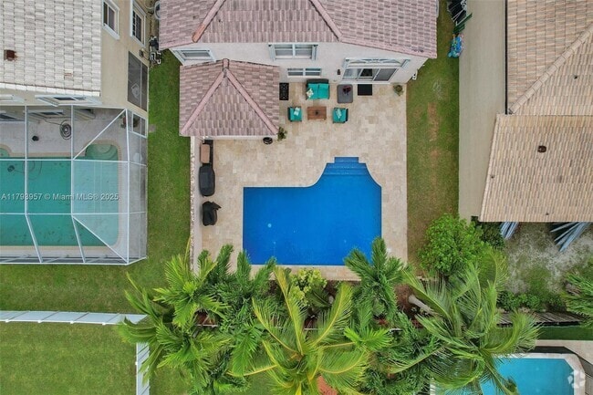 Building Photo - 725 NW 156th Ave