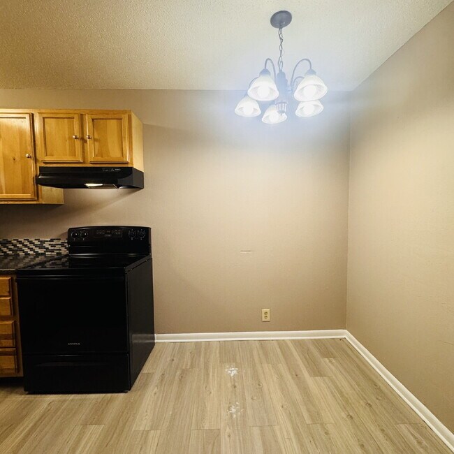 Foto del edificio - Welcome home to Chateau Royale Apartment Homes in Orange, TX!