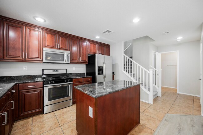 Foto del edificio - 3 Bedroom, 2.5 Bath Two Story Home in Sout...