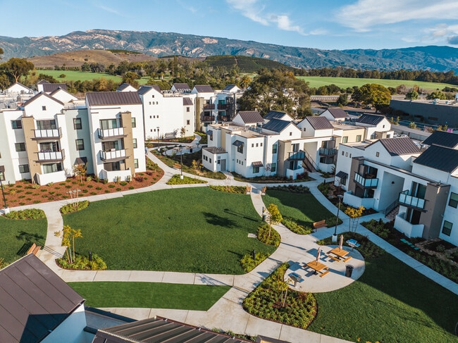 Building Photo - Cortona Point