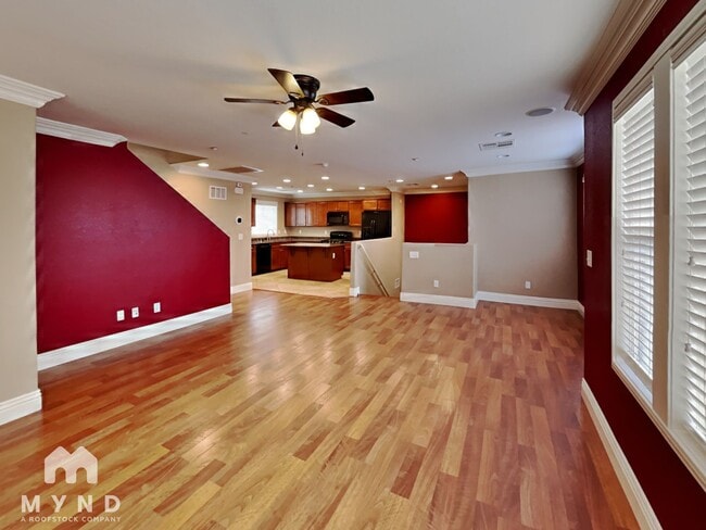 Foto del edificio - 8932 Dorrell Ln