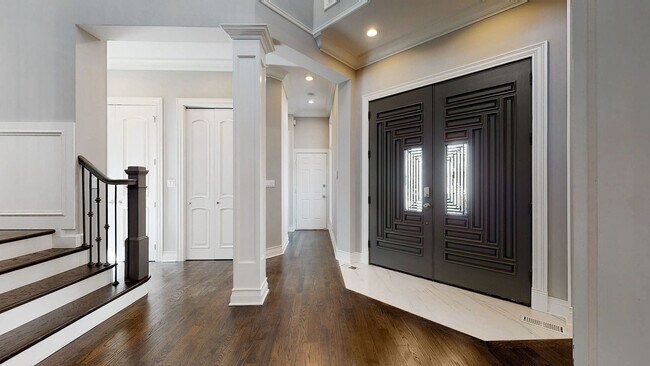 Building Photo - 2117 Wilmette Ave