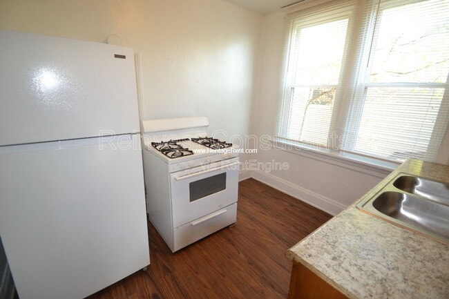 Building Photo - 4423 Greenlee Ave