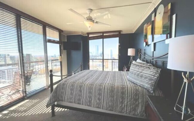 Foto del edificio - 3481 Lakeside Dr NE