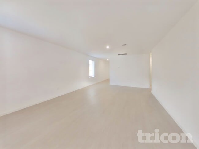 Building Photo - 3060 Dawn Sound Dr