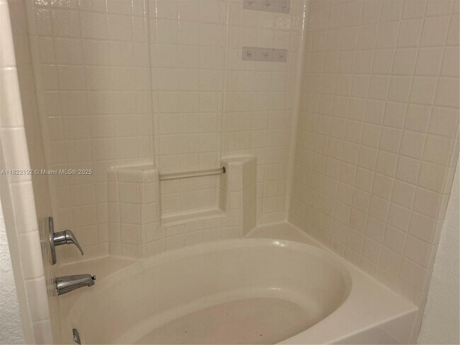 Foto del edificio - 852 Grand Regency Pointe