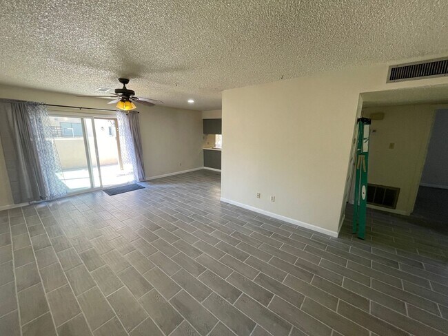 Foto del edificio - 2490 W Yowell Ct