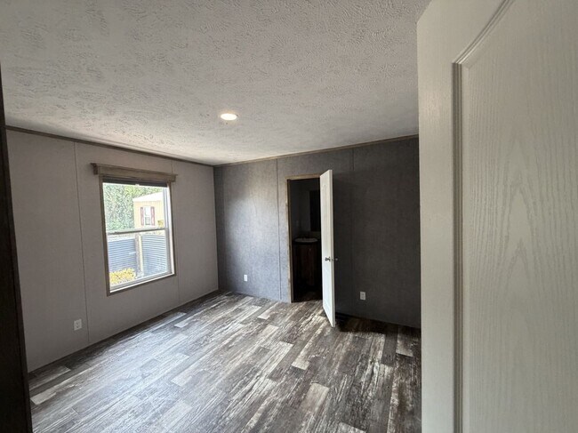 Foto del edificio - 2243-2243 County Rd 130