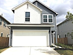 Building Photo - 2725 Wolfcreek