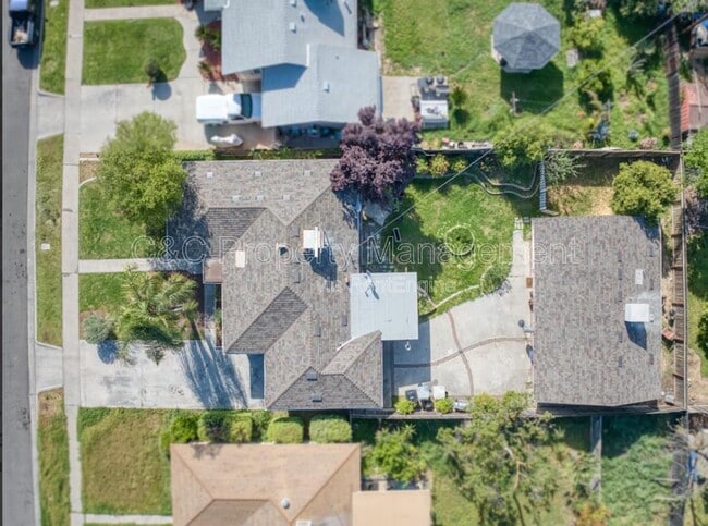 Foto del edificio - 1222 W Saginaw Way