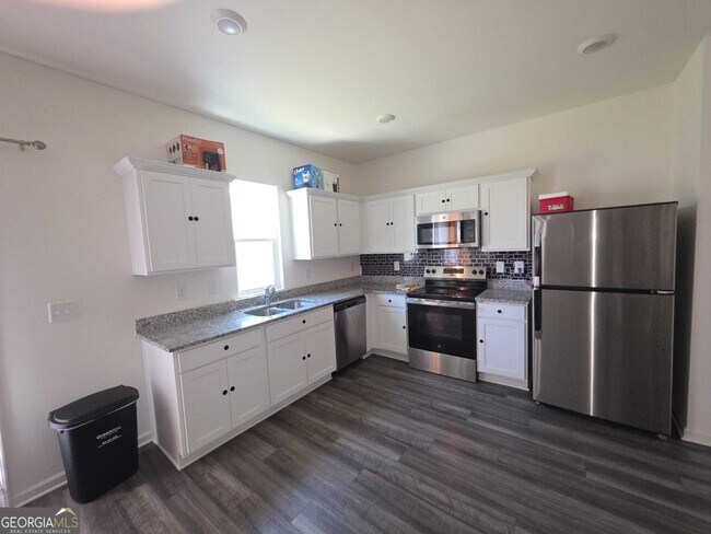 Building Photo - 125 CHESAPEAKE BAY Dr N