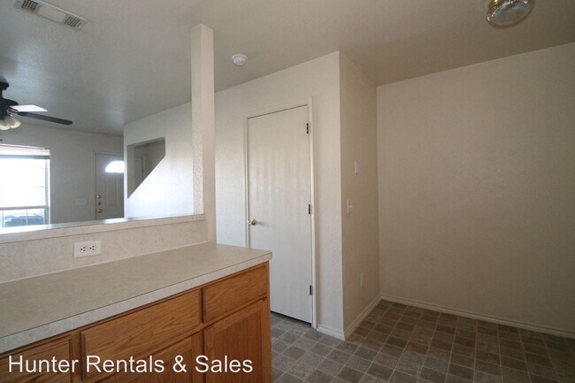 Building Photo - 4204 Jeff Scott Dr