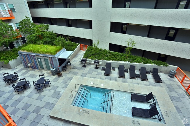 Courtyard - Mosaic Apartments