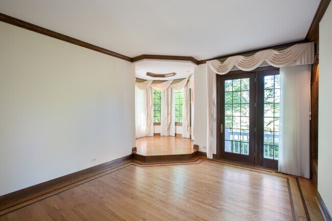 Building Photo - 15 Dunhill Ln