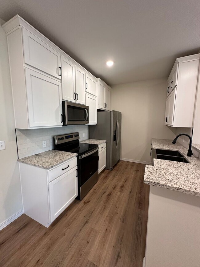 Building Photo - 750 Windsor Ct