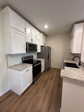 Building Photo - 750 Windsor Ct