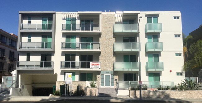 Foto del edificio - 4600 Coldwater Canyon Ave