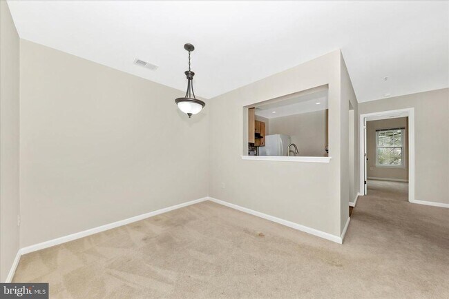 Foto del edificio - 13205 Cloppers Mill Dr