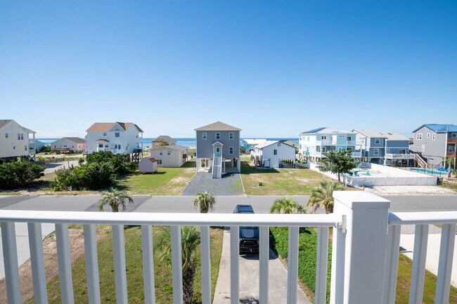 Foto del edificio - FURNISHED OFF-SEASON MONTHLY RENTAL - STAR...