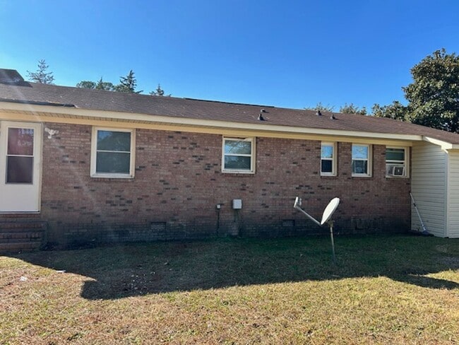 Building Photo - 954 Spruce St