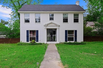 Building Photo - 513 E Young St
