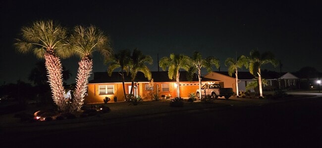 Foto del edificio - 1801 El Rio Dr