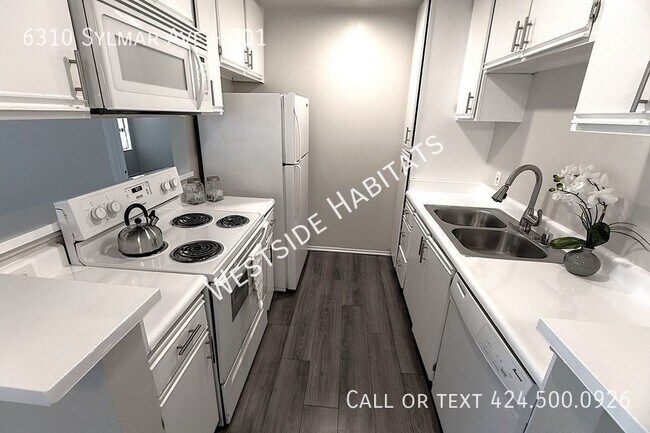 Foto del edificio - 6310 Sylmar Ave