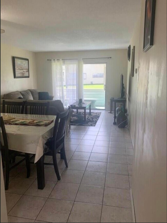 Foto del edificio - 4321 NW 16th St