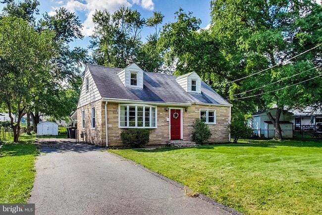 Building Photo - 6641 Barrett Rd