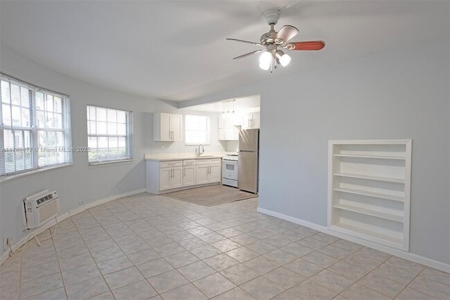Building Photo - 2383 Flamingo Dr