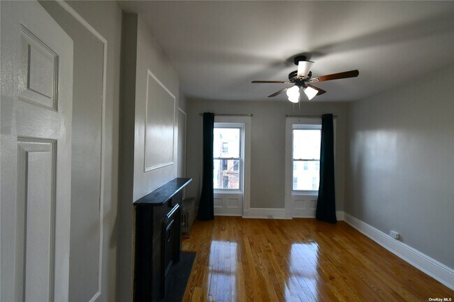 Foto del edificio - 395 Madison St