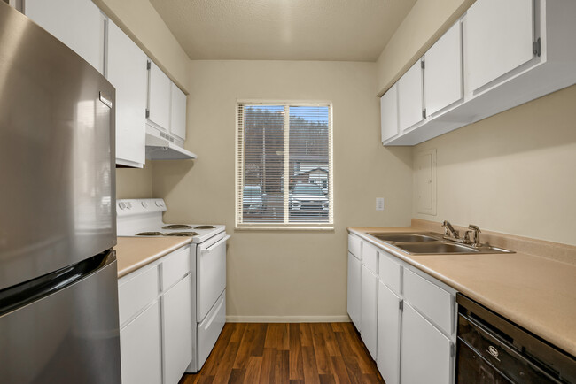 Building Photo - Beaver Creek Apartments