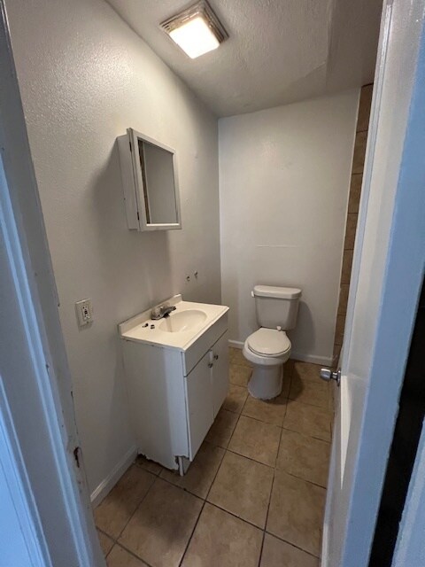 Foto del edificio - 2425 N Lynwood Dr