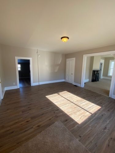 Foto del edificio - 630 E Pleasant St