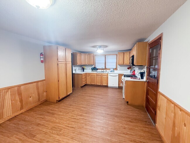 Foto del edificio - 4916 Brown Station Rd