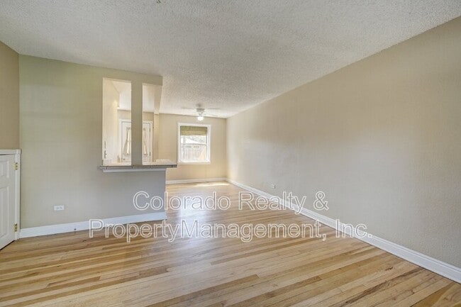 Building Photo - 2821 Jasmine Street