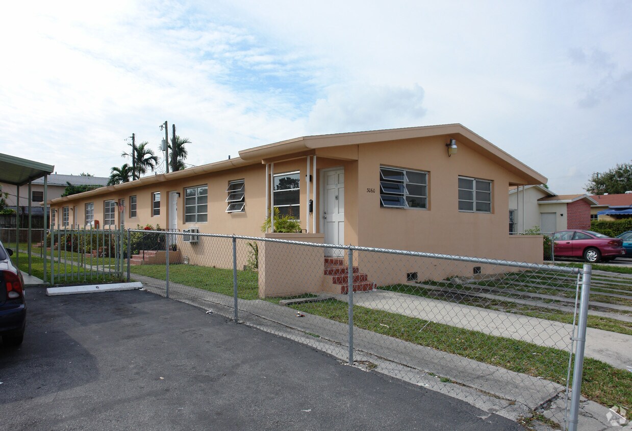 Building Photo - 3060 W Flagler St