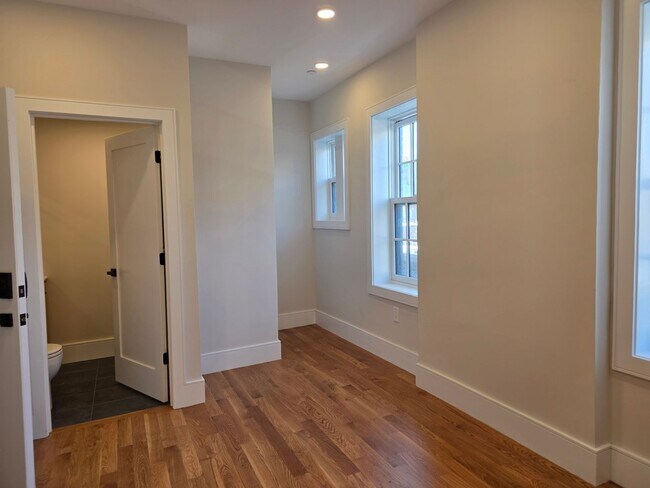 Building Photo - Brand New Apartment in Bay Village, Central Heat/AC, Eat-in Kitchen, Laundry on a Site