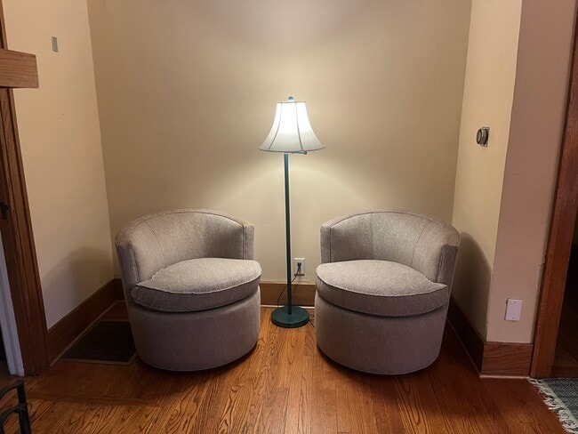 Sala de estar - 711 W Ohio St